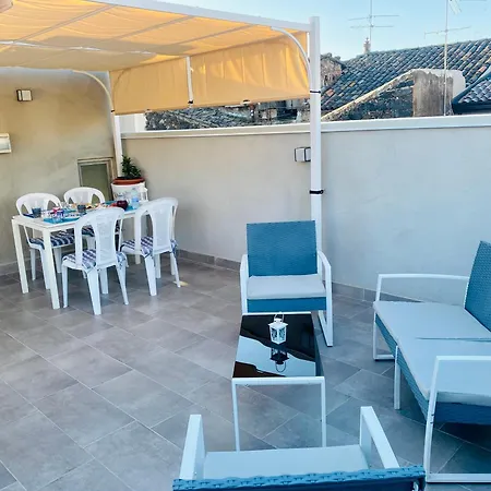 Royal House Bed & Breakfast 4*